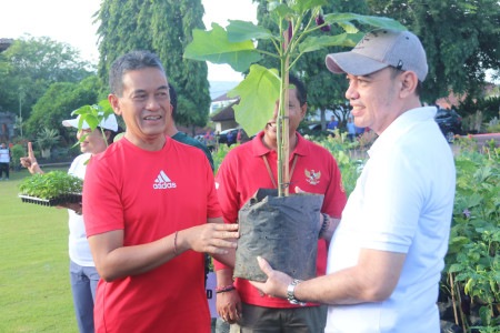 5.000 Lebih Bibit Cabai dan Terong Dibagikan, Wabup Supriatna: Kami Optimis Tekan Inflasi di Musim Penghujan