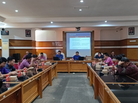 Evaluasi Kinerja TW I, Kadis Suharta Berika Apresiasi dan Minta Terobosan Arsip SPJ Digital